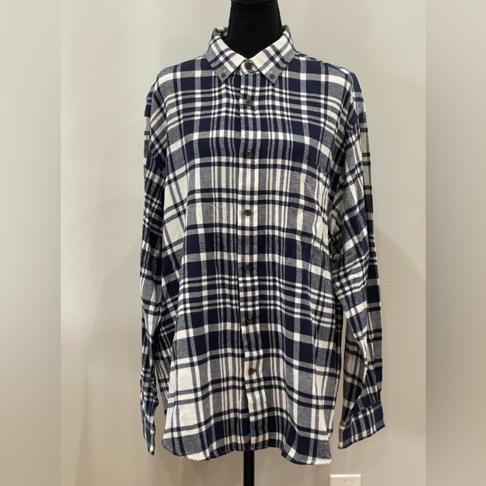 John Bartlett XL Navy&White Collared Button Down 100%‎ Cotton